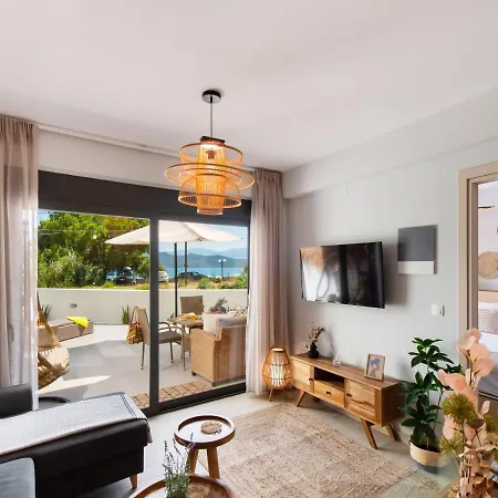 Konstantinos Seaside View Apartment *